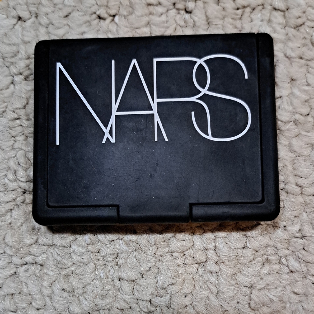 NARS Matte Black Compact